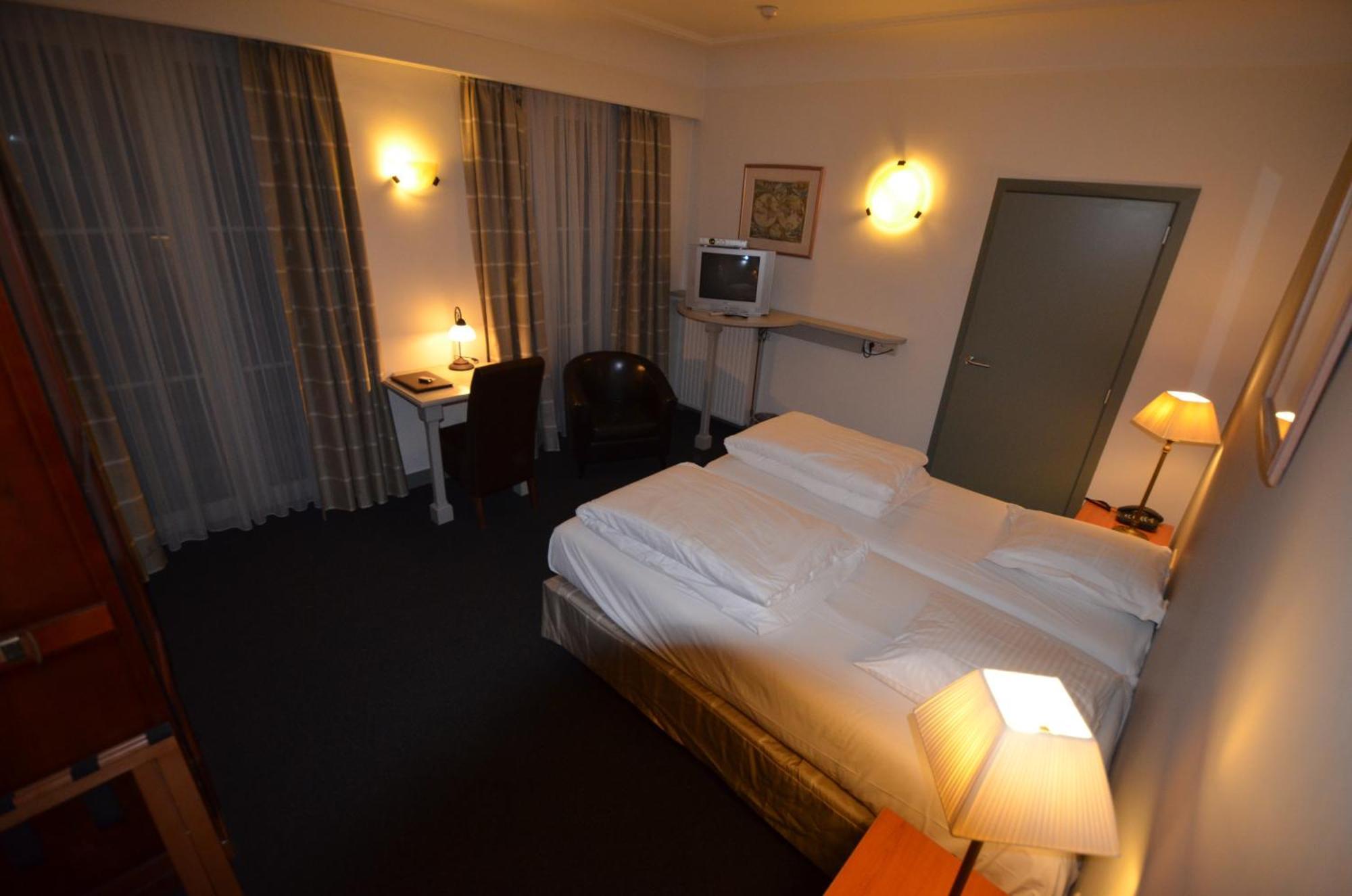Hotel Malcot Мехелен Экстерьер фото